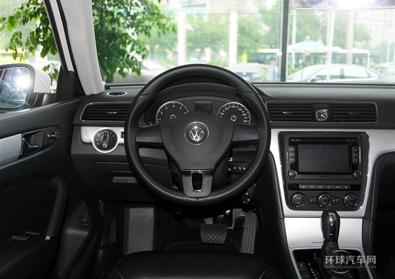 2014款 1.8TSI DSG尊荣导航版