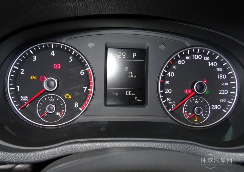 2014款 1.8TSI 自动尊荣版