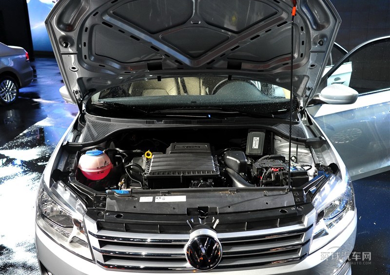 2013款 1.6L 自动豪华版