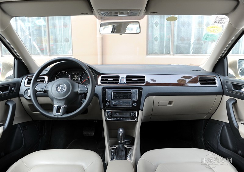 2013款 1.6L 自动豪华版