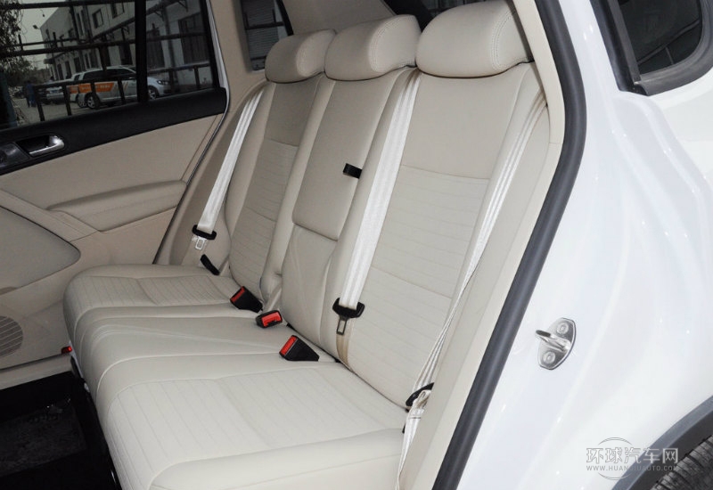 2013款 1.8TSI 自动两驱风尚版