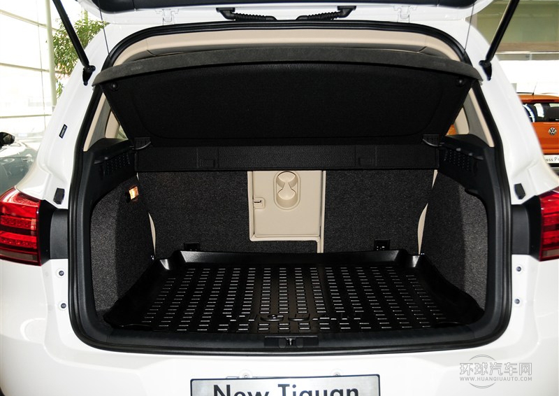 2013款 1.8TSI 自动两驱豪华型
