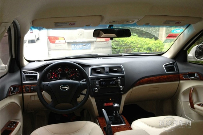 2013款 1.8L手动舒适版