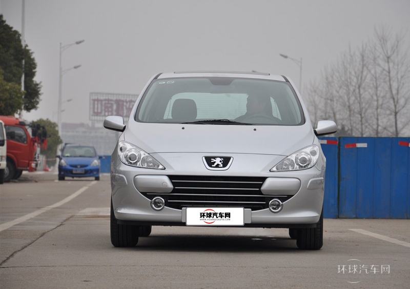 2012款 两厢 1.6L 自动豪华版