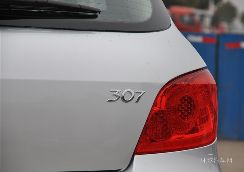 2012款 两厢 1.6L 自动豪华版