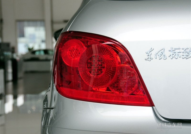2013款 两厢 1.6L 自动舒适版