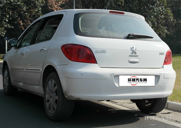 2013款 两厢 1.6L 手动舒适版
