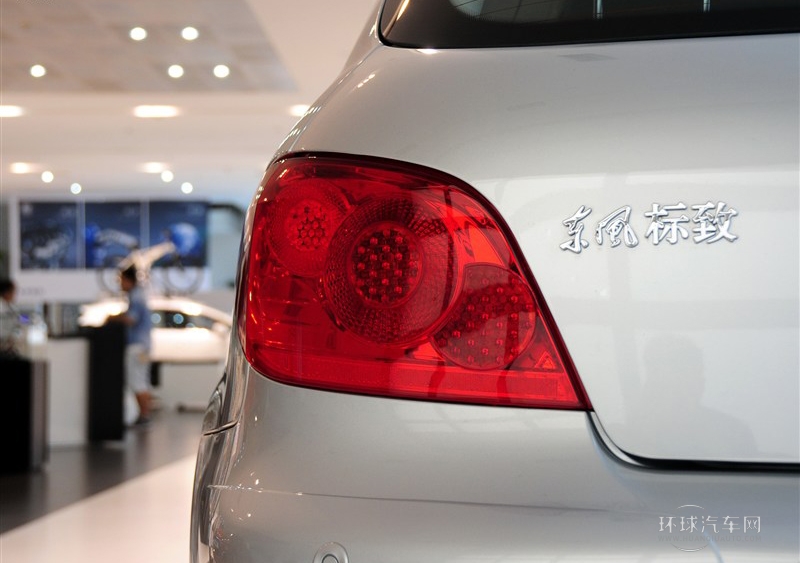 2013款 两厢 1.6L 手动舒适版
