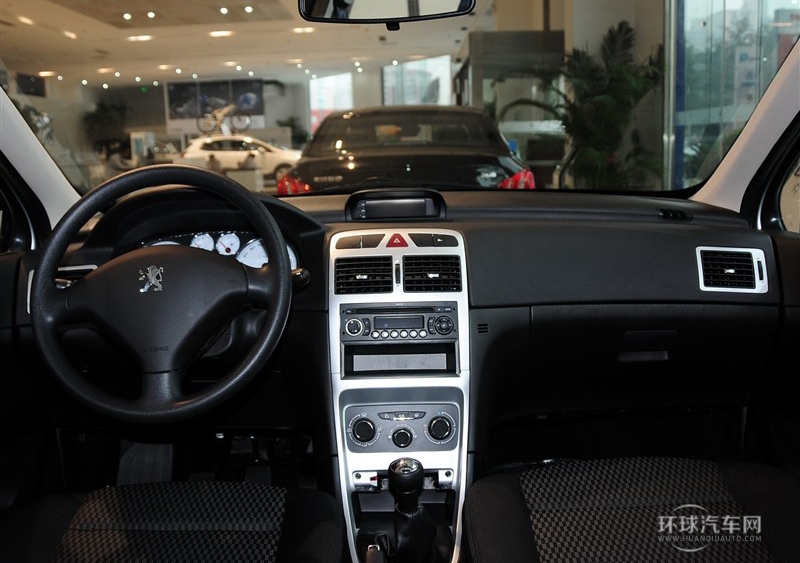 2013款 两厢 1.6L 手动舒适版