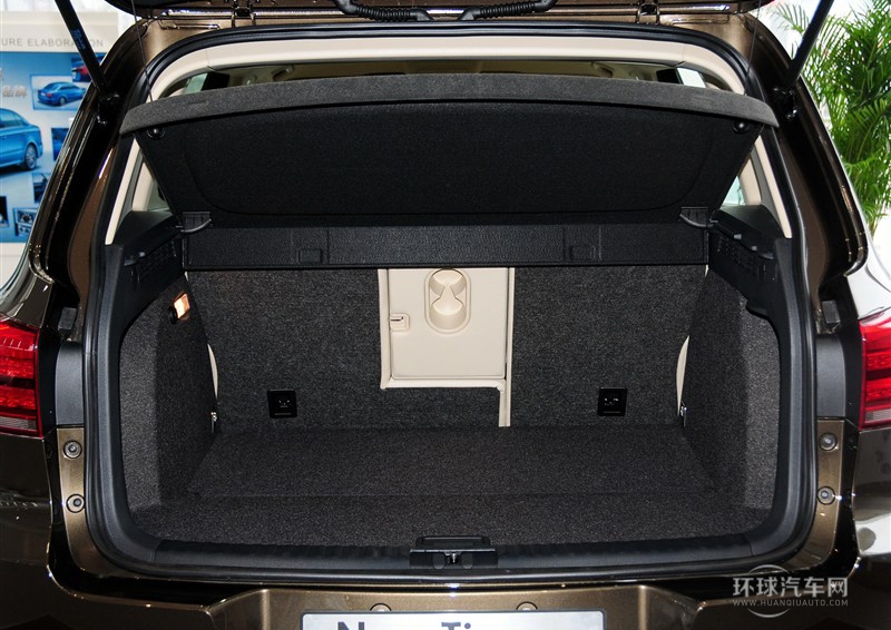 2013款 1.8TSI 自动两驱舒适版