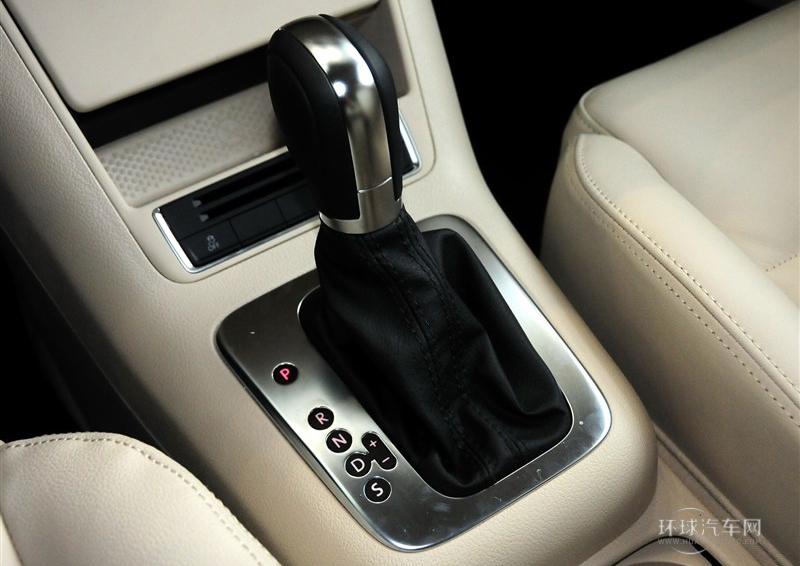 2013款 1.8TSI 自动两驱舒适版