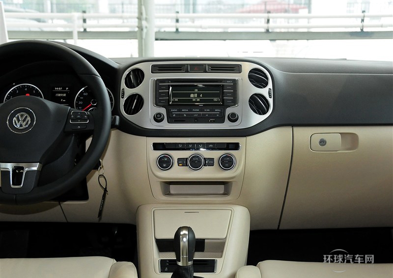 2013款 1.8TSI 自动两驱舒适版
