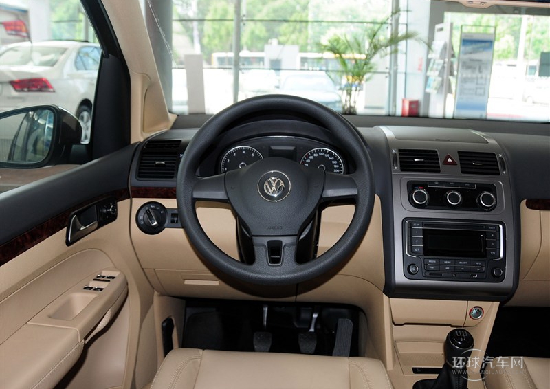 2013款 1.4T 手动舒适版5座