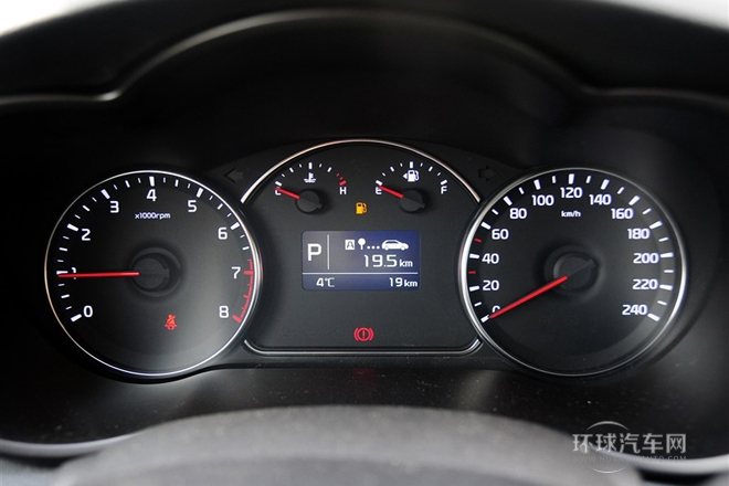 2013款 2.0L 7座自动豪华版 国IV