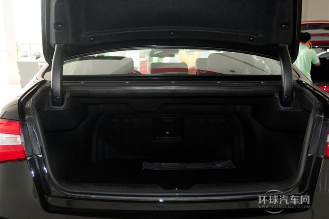 2013款 2.4L 商务天窗型 国IV