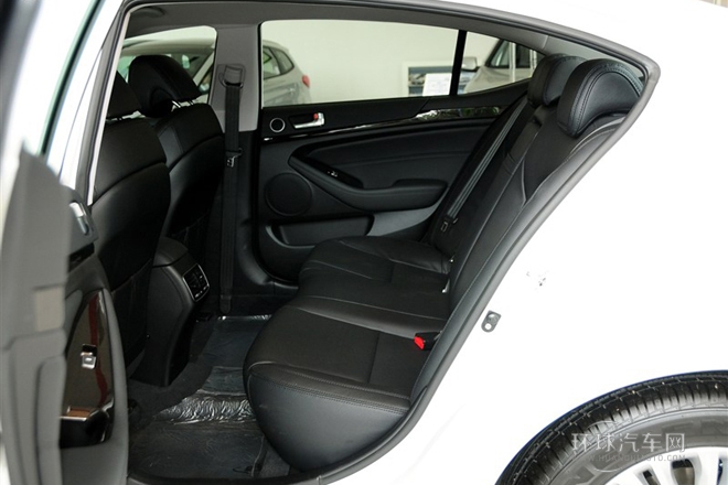 2013款 2.4L 商务天窗型 国V