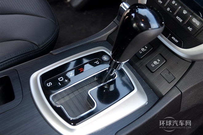 2012款 2.0L 自动两驱尊贵版