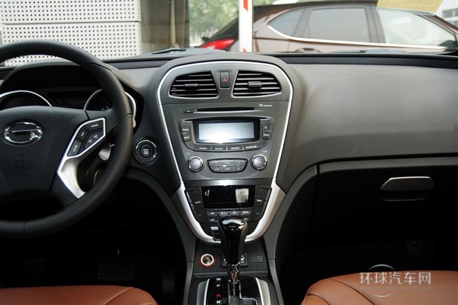2013款 1.8T 自动四驱尊贵版