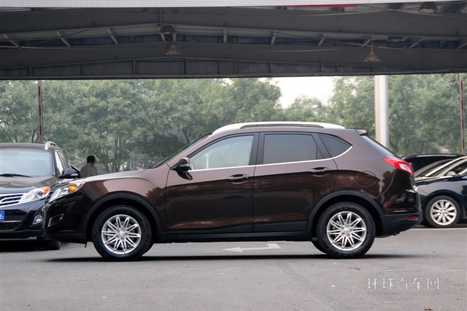 2013款 1.8T 自动四驱尊贵版