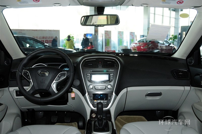2013款 2.0L 手动两驱浅内特别版