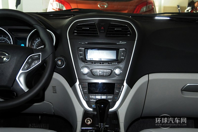 2013款 2.0L 自动两驱浅内特别版