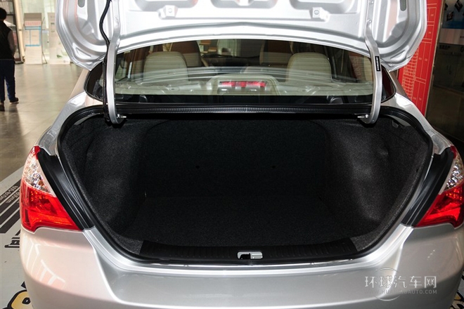 2013款 1.6L 自动北斗导航版