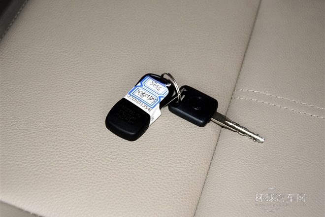 2013款 1.6L 自动豪华版