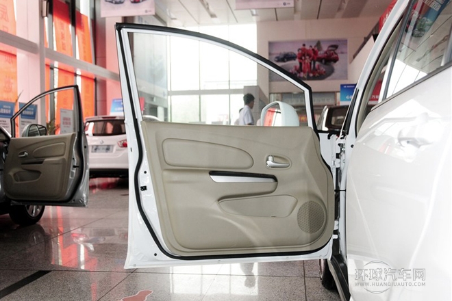 2013款 1.6L 自动豪华版