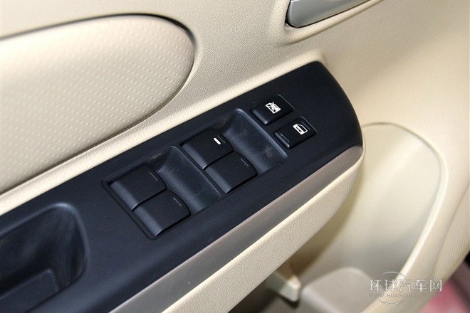 2013款 1.6L 手动豪华版