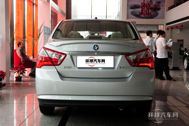 2013款 1.6L 手动时尚版