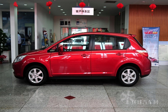 2013款 1.6L 自动豪华版