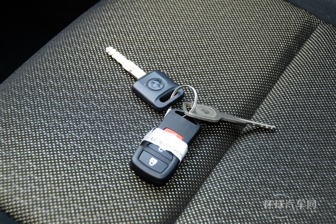 2013款 1.6L 自动时尚版