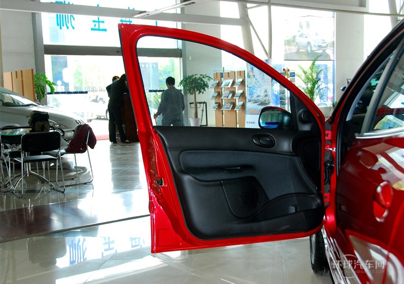 2011款 两厢 1.6L 自动驭乐版