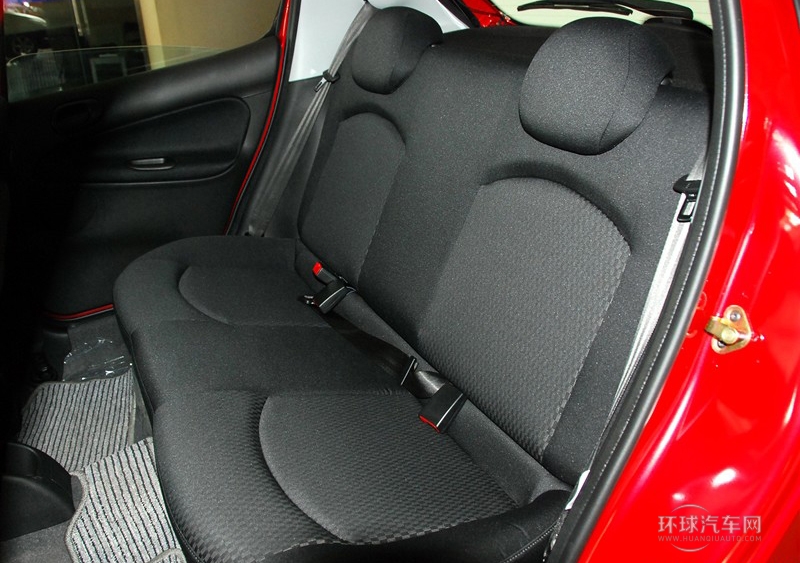2011款 两厢 1.6L 自动驭乐版