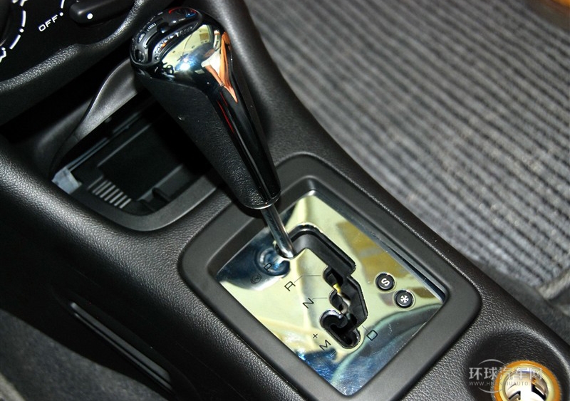 2011款 两厢 1.6L 自动驭乐版