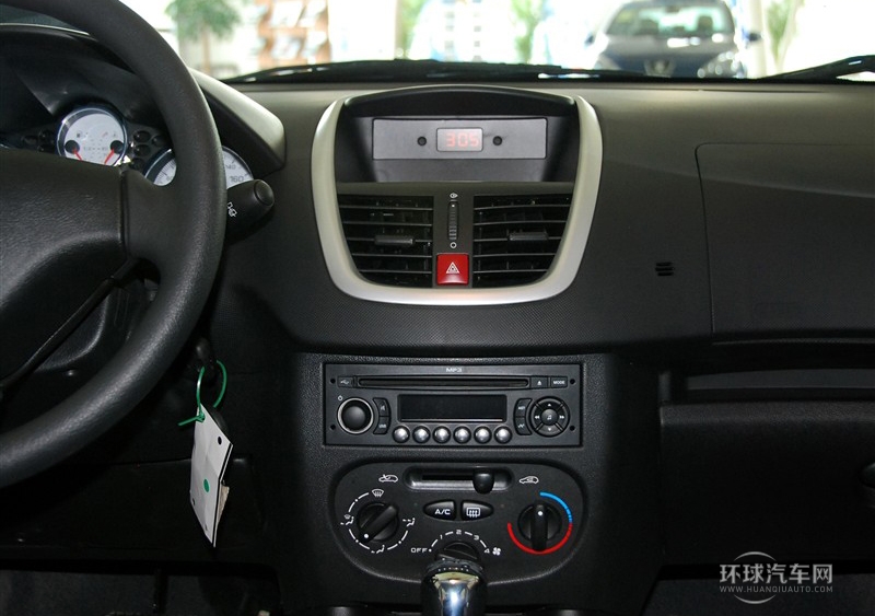 2011款 两厢 1.6L 自动驭乐版