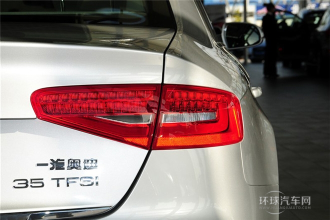 2013款 35 TFSI 自动豪华型