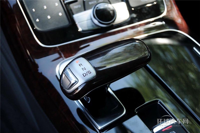 2013款 A8L 55 TFSI quattro尊贵型