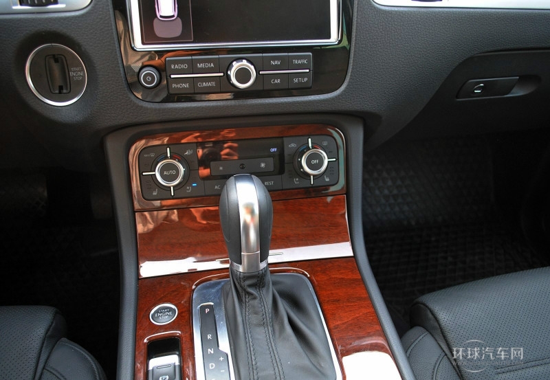 2011款 3.0TSI V6 豪华型