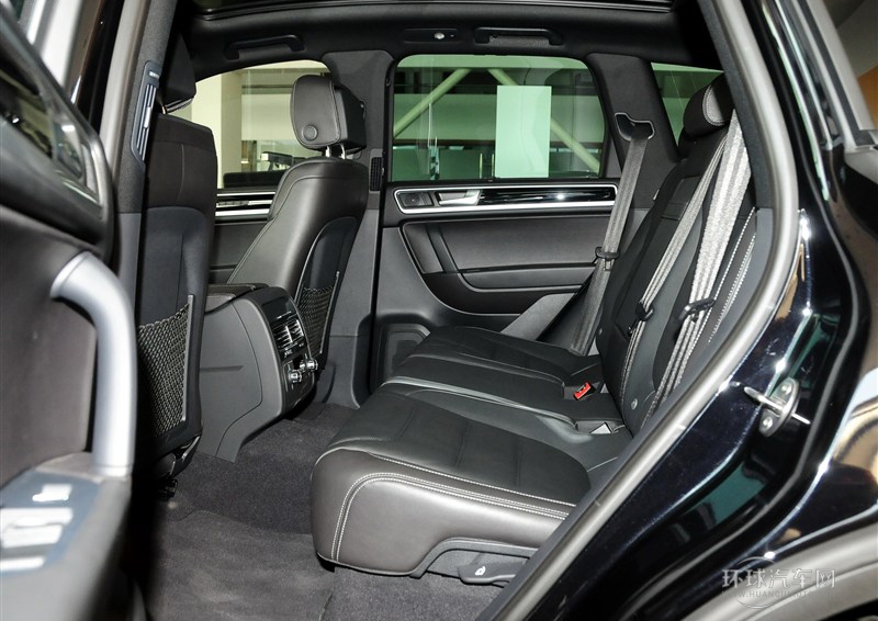 2014款 3.0TSI V6 黑色探险者
