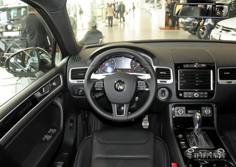 2014款 3.0TSI V6 黑色探险者