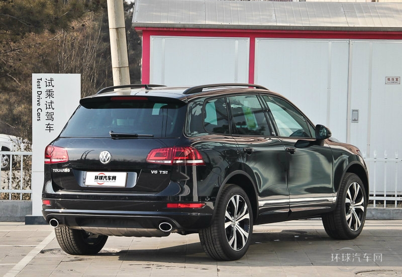 2014款 3.0TSI V6 黑色探险者