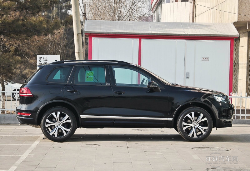 2014款 3.0TSI V6 黑色探险者