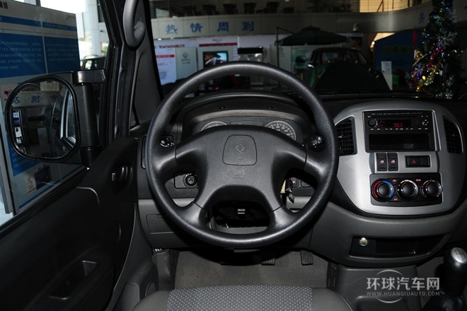 2014款 M3 1.6L 7座豪华型