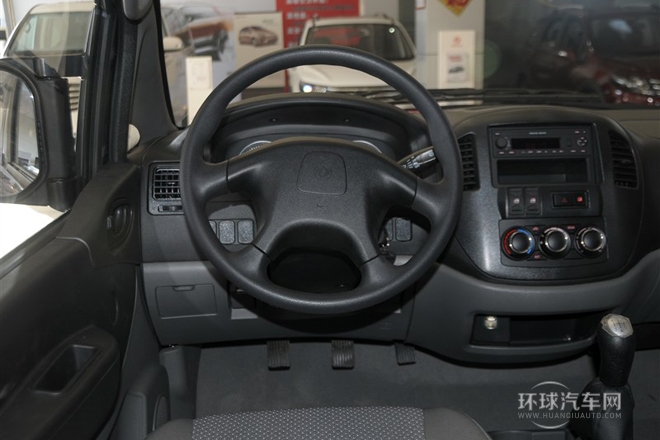 2014款 M3 1.6L 7座舒适型