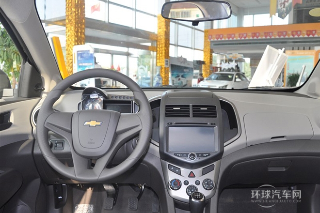 2013款 三厢 1.6L MT SX 风尚影音版