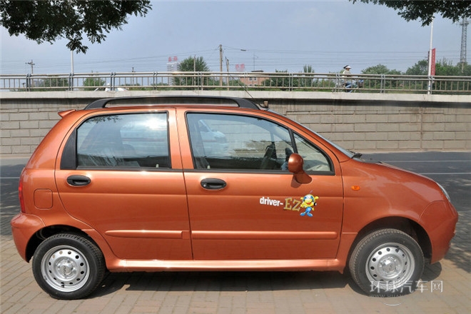 2012款 时尚版 1.0L AMT启航型