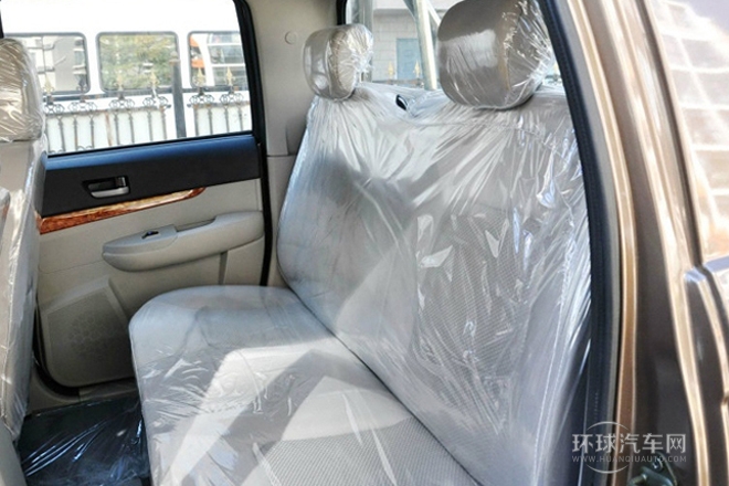 2013款 2.5T柴油两驱豪华型共轨
