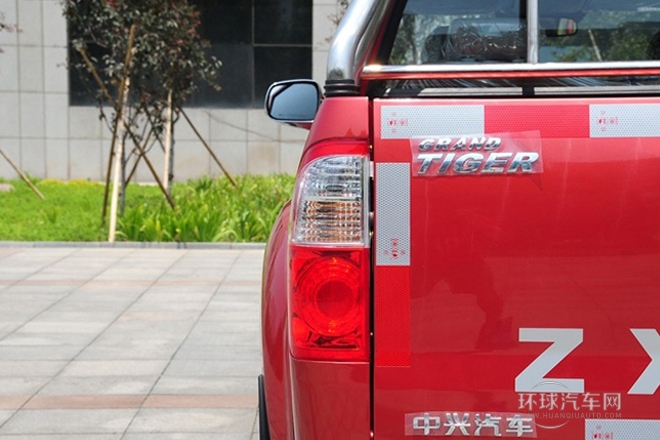 2014款 2.2L汽油四驱豪华型中双4GZ1