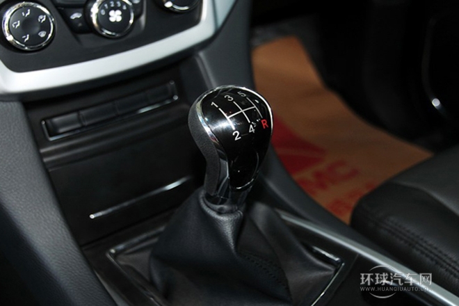 2013款 S350 2.4T 两驱手动柴油豪华版5座